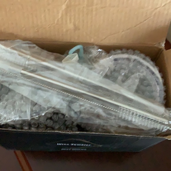 NIB His and her wedding planning cups - Picture 2 of 3